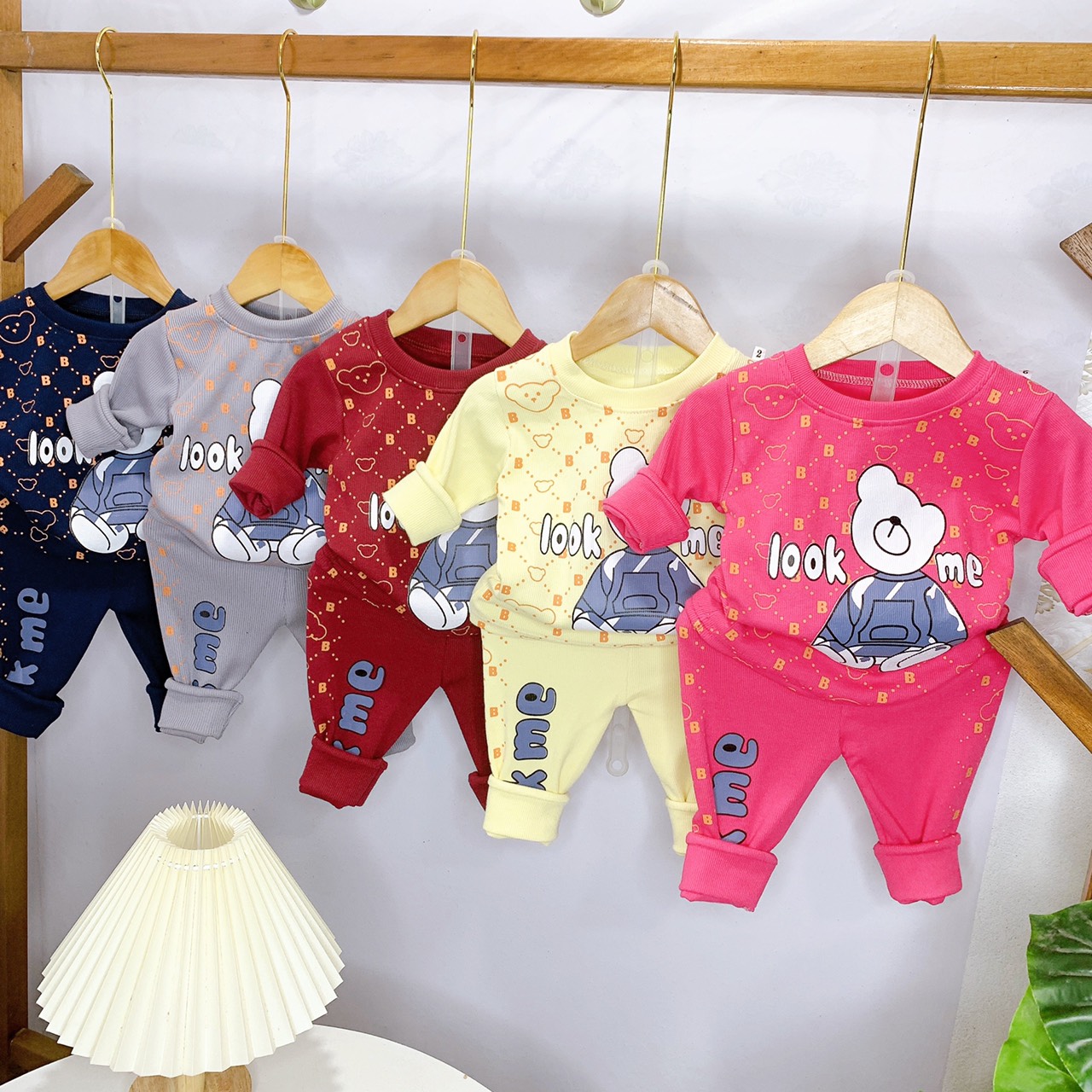 Combo 3 Bộ cộc tay bé trai va bé gái chất liệu thun tăm thiêt kế đẹp mắt và đáng yêu dành cho cac bé size 8-18kg