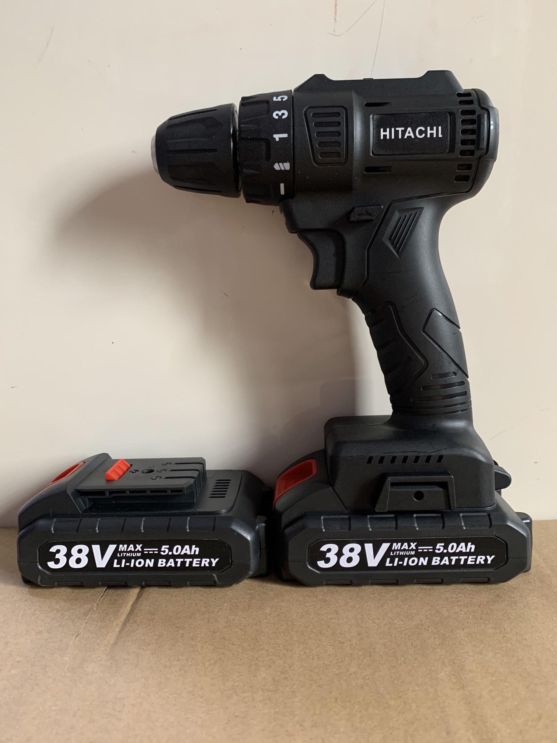 Máy khoan pin, vặn vít Hitachi không chổi than- Điện áp 21v, dung lượng pin 5.0Ah