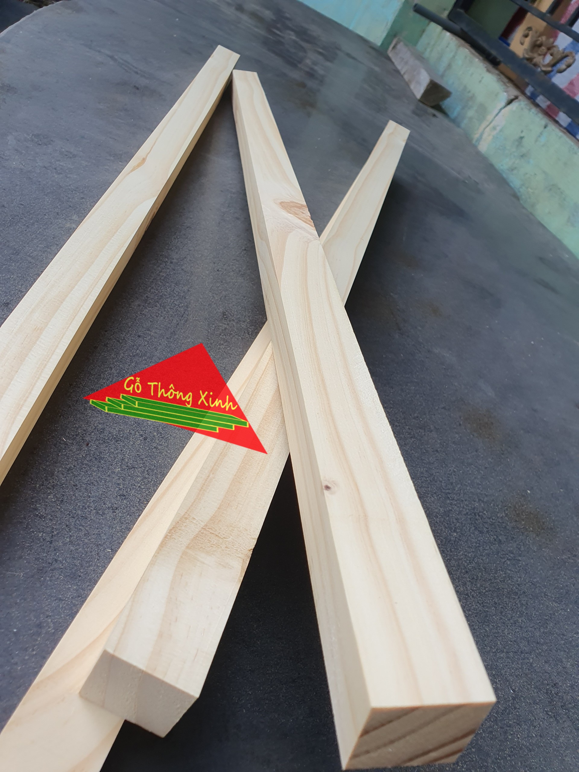 [HCM]Thanh gỗ thông vuông 3x3cm dài 80cm đã bào láng 4 mặt rất phù hợp làm khung sườn làm chân bàn trang tríđóng vật dụng