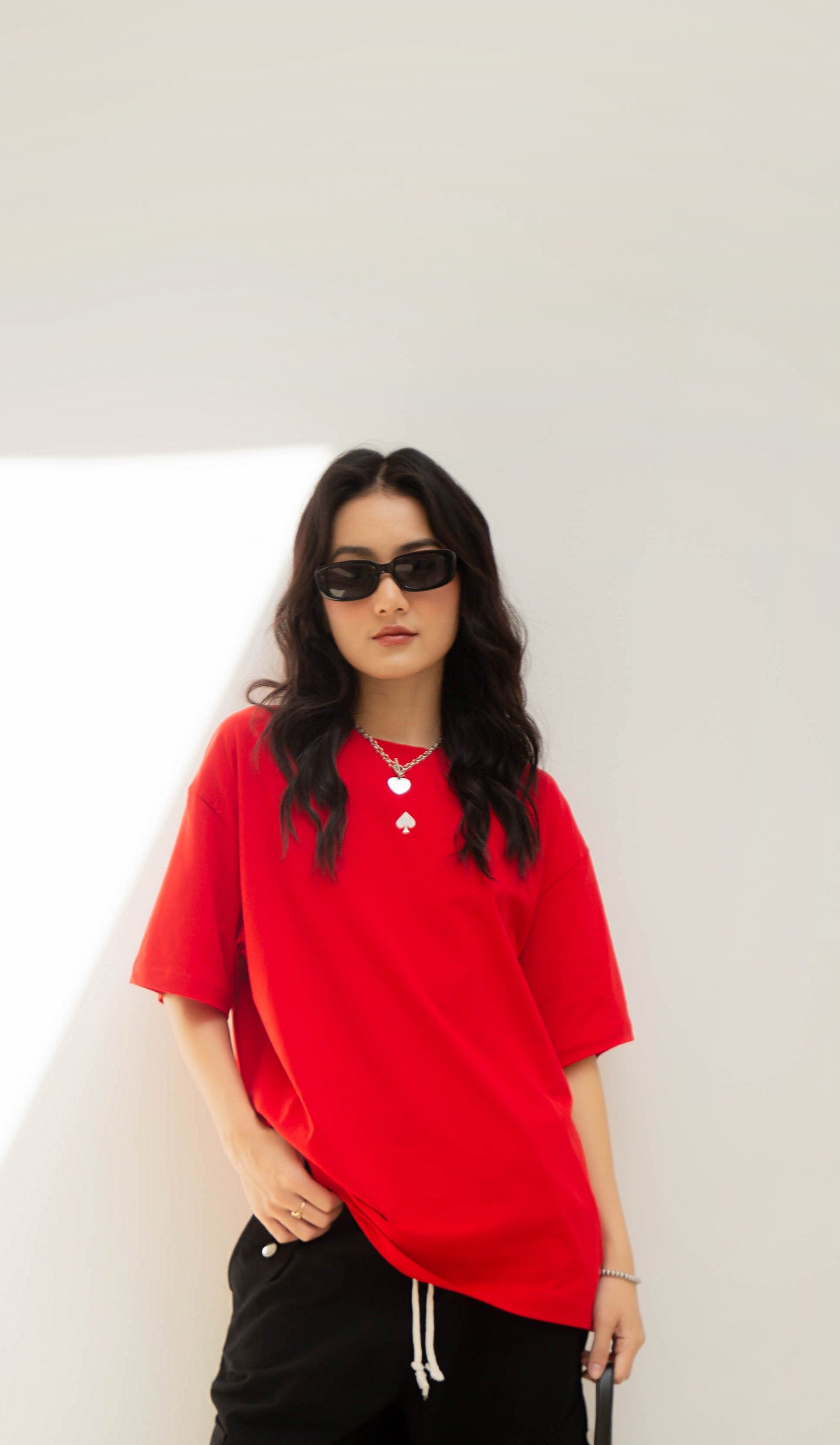 Áo thun nữ logo red/ white form rộng | judith tee | secodee