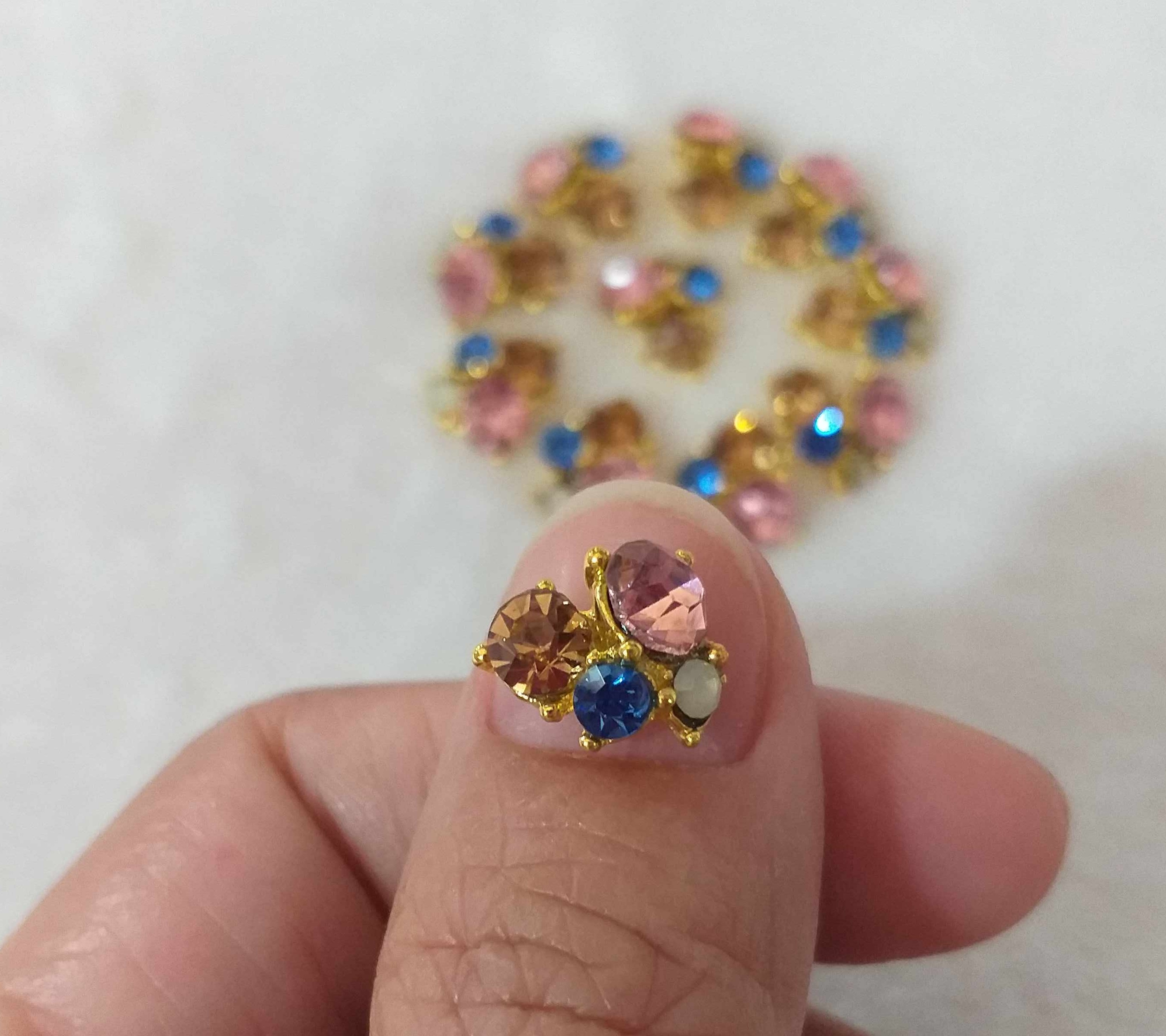 2 viên đá trang trí móng nghệ thuật