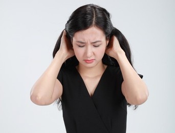 DẦU GỘI TRỊ GÀU LION OKUTO