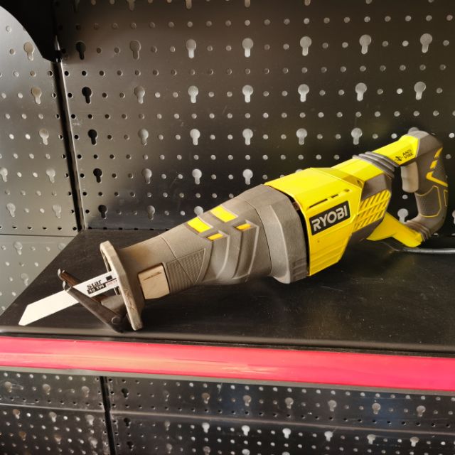 Cưa kiếm điện ryobi rrs1200
