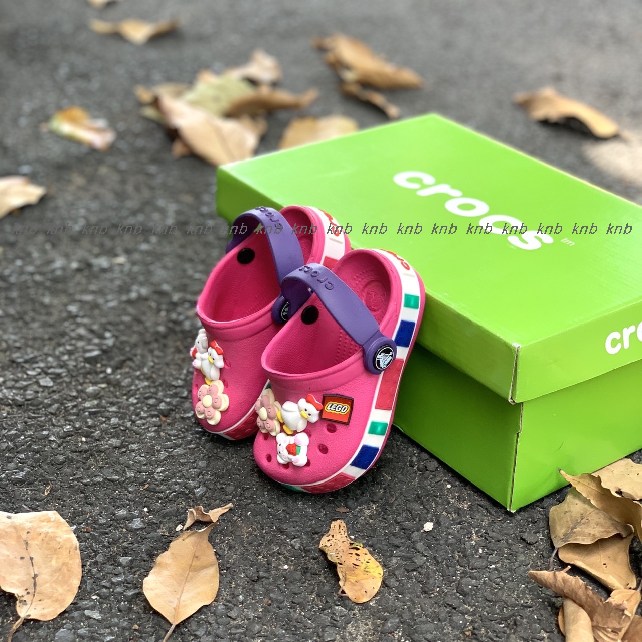 DÉP SỤC CROSS LEGO TRẺ EM MÀU HỒNG TẶNG 6 JITBITZ, DÉP QUAI NGANG CROSS LEGO EM BÉ - DÉP CÁ SẤU EM BÉ - DÉP QUAI NGANG EM BÉ - DÉP SỤC EM BÉ - DÉP CROCS EM BÉ - DEP CROCS LEGO KID