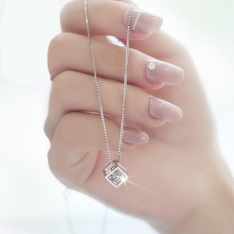 Dây chuyền nữ , dây chuyền nữ bạc ta , kiểu dáng hộp đá hót