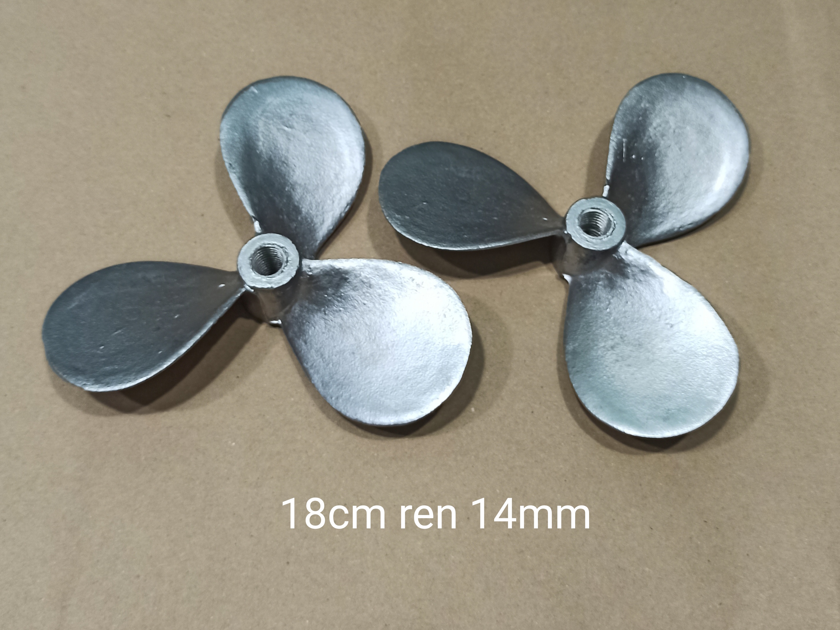 2 Cái Chân Vịt 3 Cánh Bơm Nước 18cm, 20cm (Cánh Quạt Hút) Dùng Cho Máy Bơm Nước Đầu Ốc ( Đầu Trâu) và ống xạc