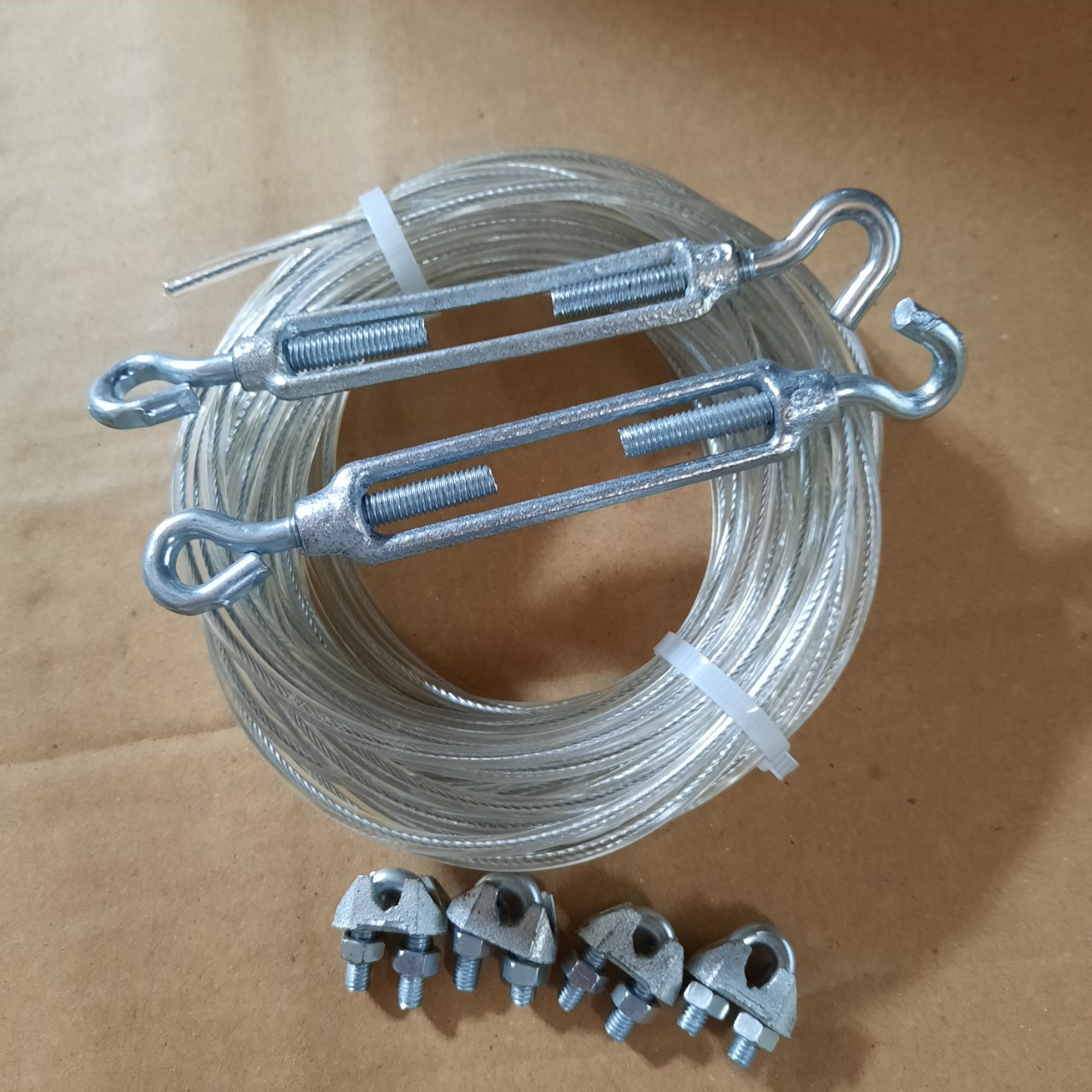 15 mét Dây cáp bọc nhựa 3mm tặng kèm 4 khóa cáp và 2 tăng đơ