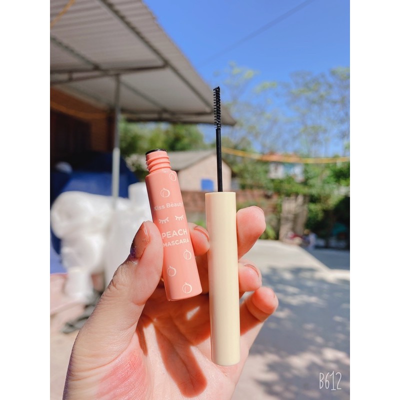 Mascara đào chải mi cong làm dài và dày mi