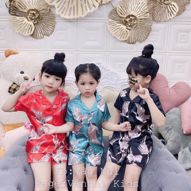 Bộ lụa chim hạc cho bé gái