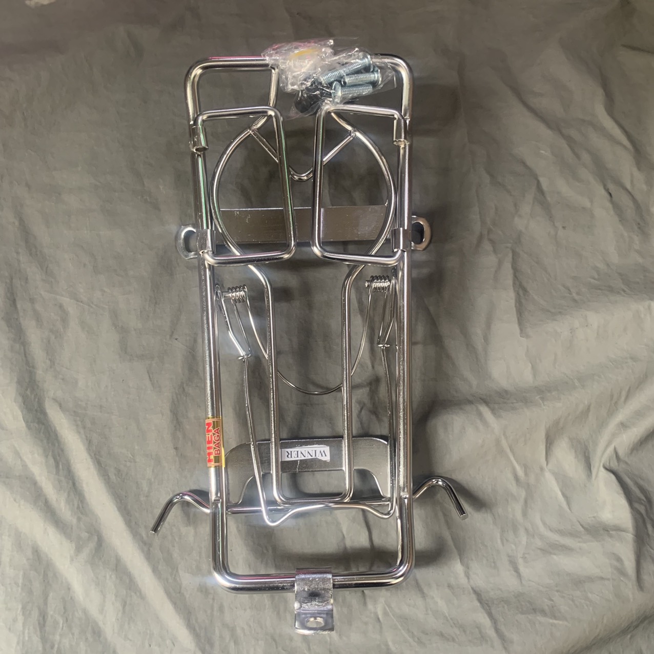 Ba ga giữa xe winner v1 inox mẫu vuông