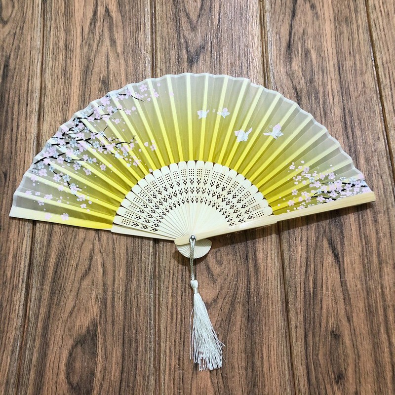 ( 50 sp ) Quạt Cầm Tay Cổ Trang LÁ LIỄU VEN HỒ TRÚC ĐEN ĐÓN GIÓ ĐIỆP CẬN Trung Quốc Quà Tặng Trang Trí Xinh Xắn