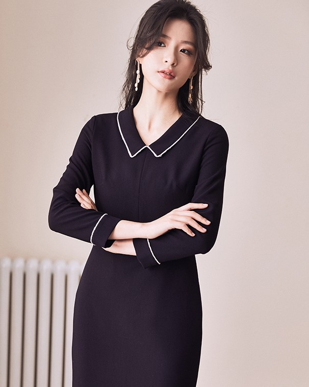 Đầm dáng bút chì đen cổ sơ mi viền trắng tay lửng công sở