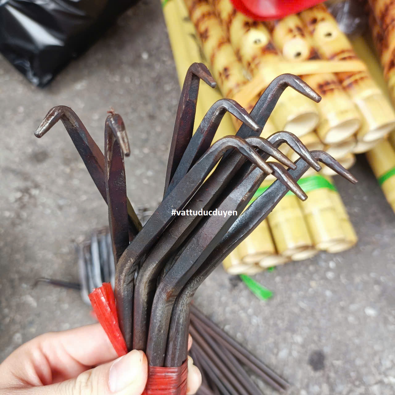 Móc xoay buộc dây thép, ngáo buộc thép xây dựng – Dụng cụ hỗ trợ buộc dây nhanh, tiện lợi