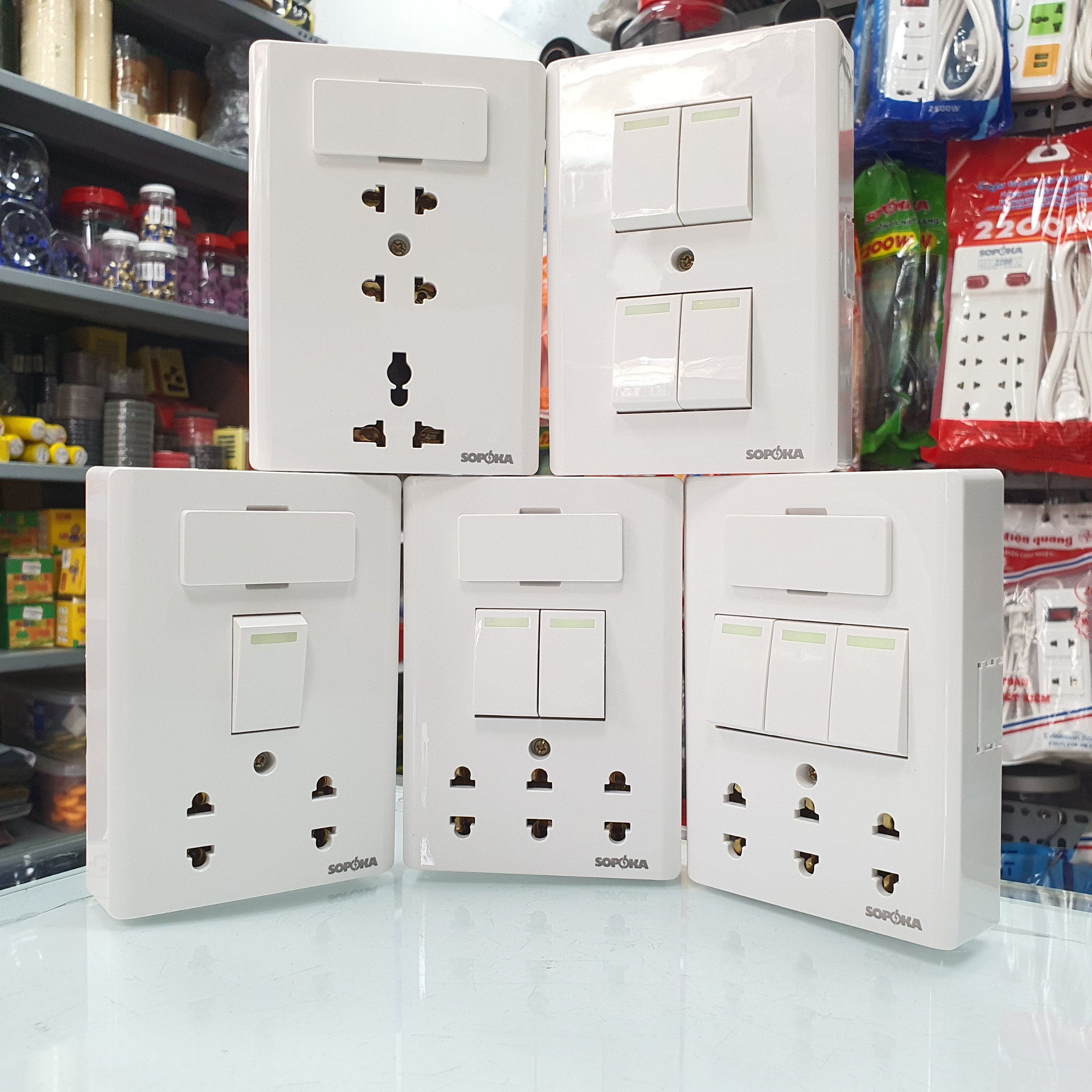 Bảng điện cao cấp dòng E SOPOKA, 1 công tắc, 2 công tắc, 3 công tắc, 4 công tắc, 3 ổ cắm lắp nổi