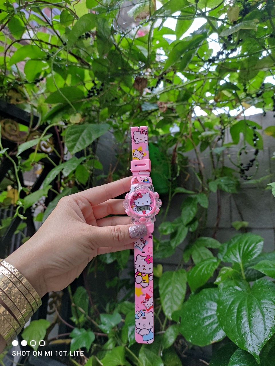 Đồng hồ kim hello kitty