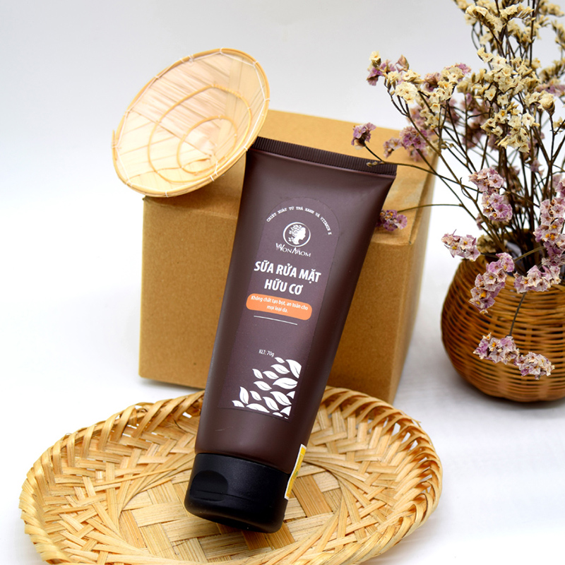 Sữa rửa mặt cho bà bầu