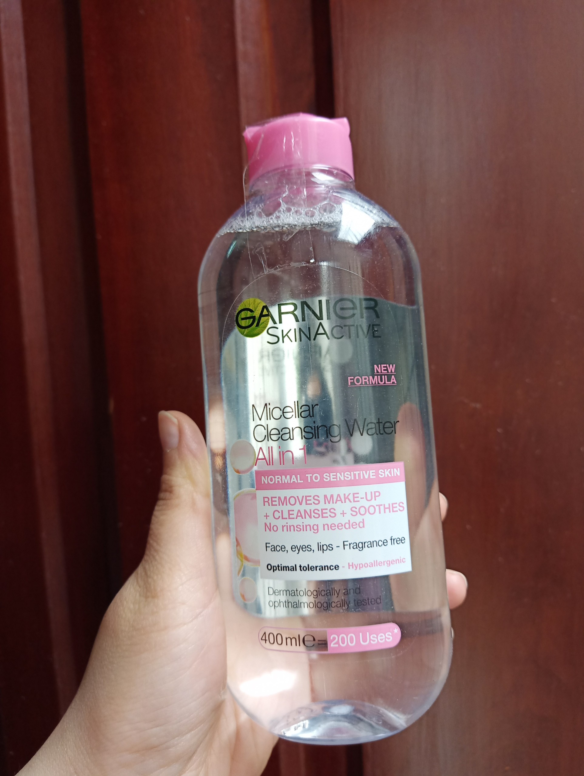 Nước tẩy trang Garnier SkinActive Micellar Cleansing Water 400ml