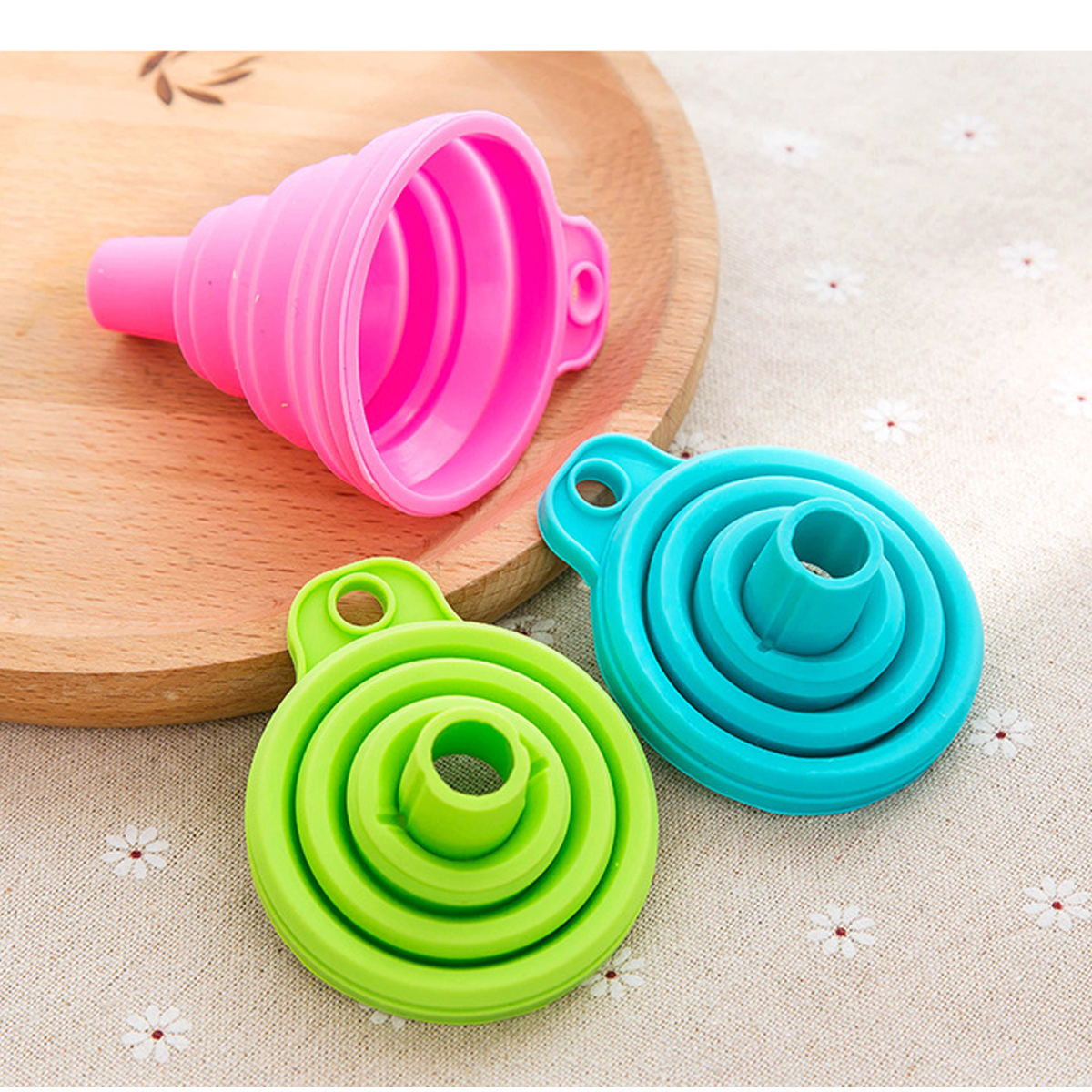 Phễu silicone dùng chiết suất dầu, mỹ phẩm vào chai nhỏ, phễu rót nước chấm có thể xếp gọn - Belimart _PK94