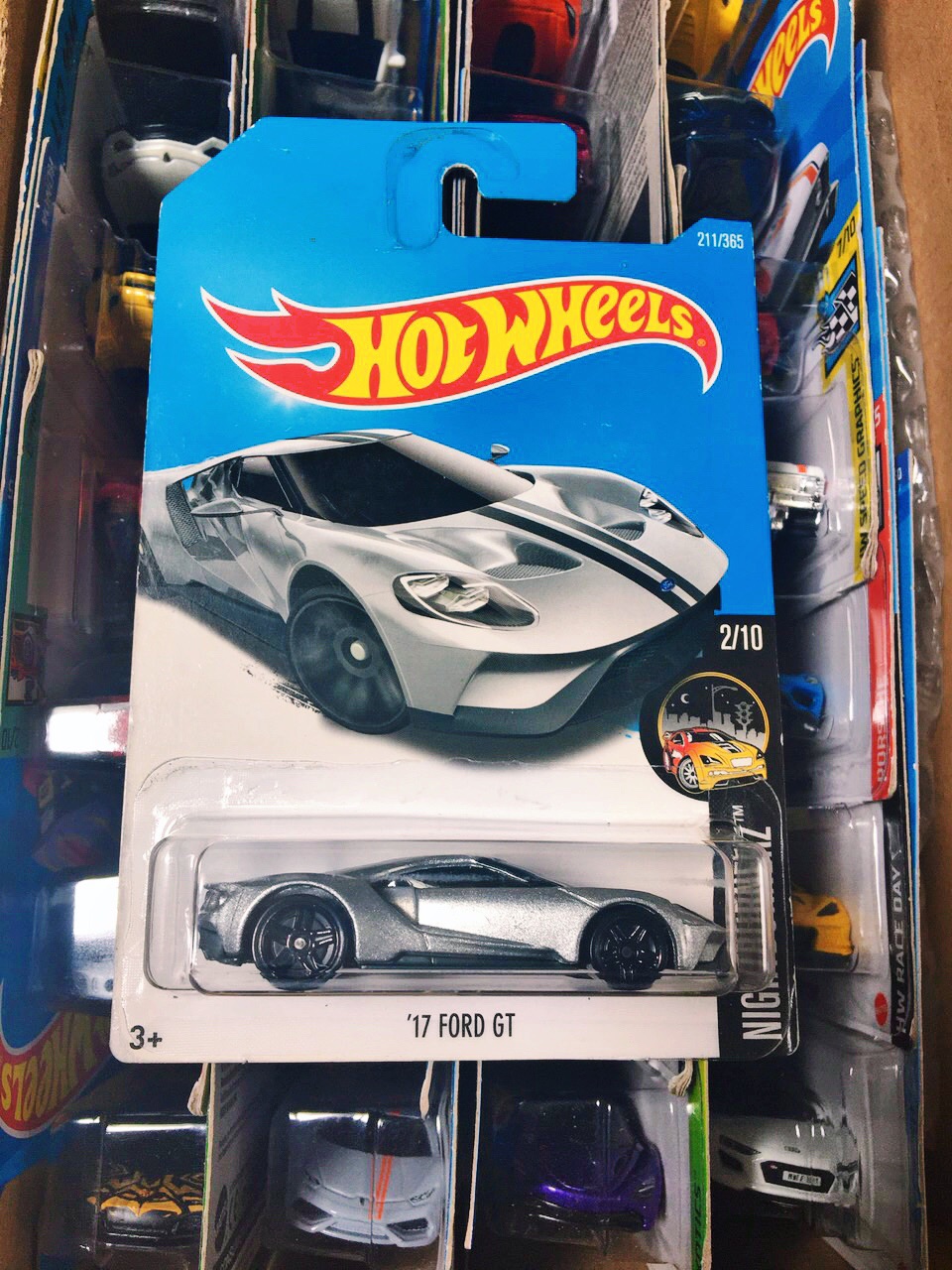 Xe Mô Hình Hot Wheels tỉ lệ 1:64 "17 Ford GT" (Silver) (Model 2017)