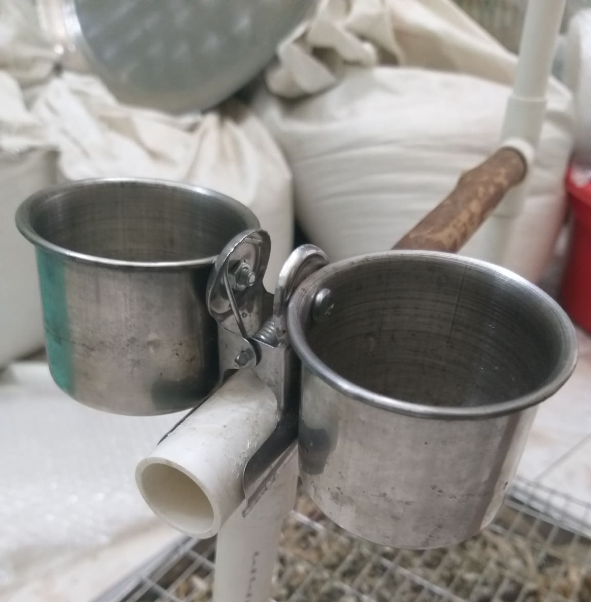 Cóng inox đôi đựng thức ăn và nước uống cho vẹt