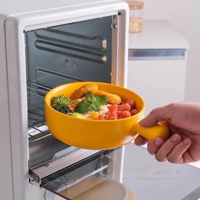 Bát sứ có tay cầm sử dụng được cho cả lò nướng và lò vi sóng