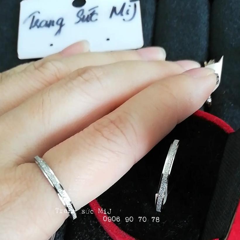 Nhẫn titan phun cát trắng bản nhỏ