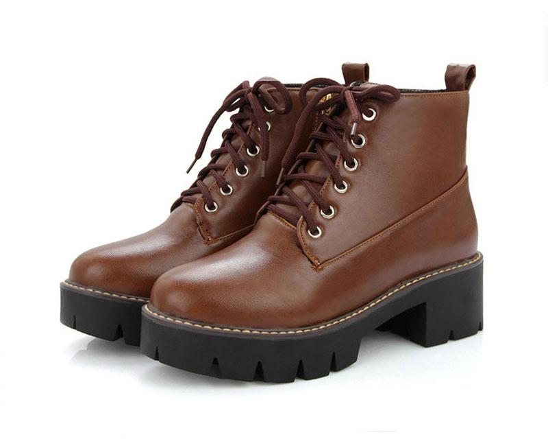 Boot nữ cổ ngắn cột dây đế thô màu nâu sành điệu GBN0303