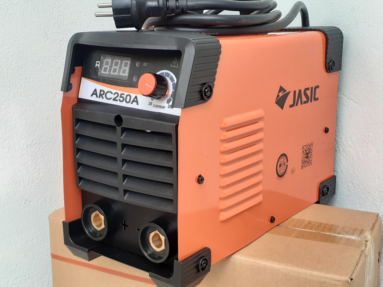 MÁY HÀN ĐIỆN TỬ JASIC ARC 250A