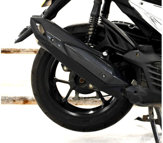 Ốp pô Carbon hình mũi tên xe máy NVX