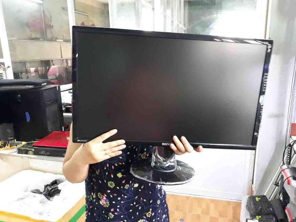 [HCM]MÀN HÌNH ĐỂ BÀN LED 24 ICNH FULL HD