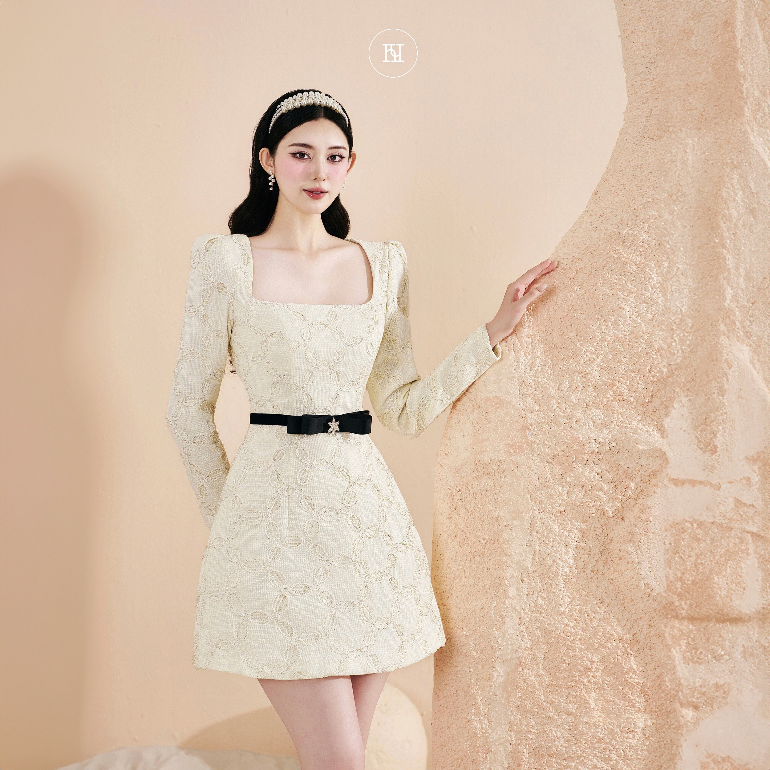Váy thiết kế nữ dạ tweed cổ vuông cao cấp Mavie Dress H.I.U Fashion , đầm vải ren mịn 2 lớp thanh lịch HIU design