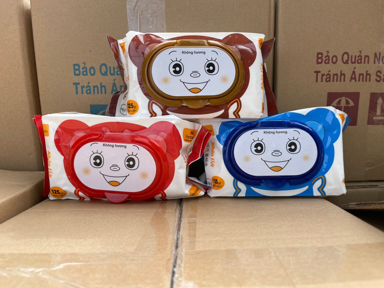 Khăn ướt cao cấp Baby Wipes 125 tờ không mùi