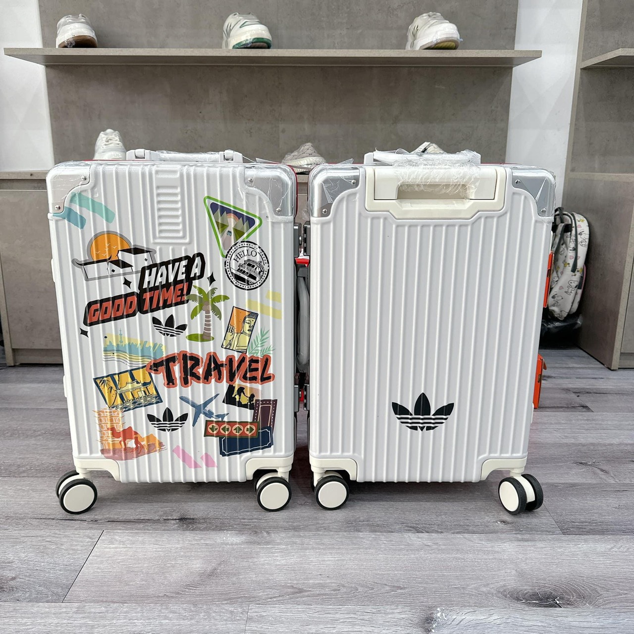 Vali adidas màu trắng logo travel size 22 có ship hỏa tốc