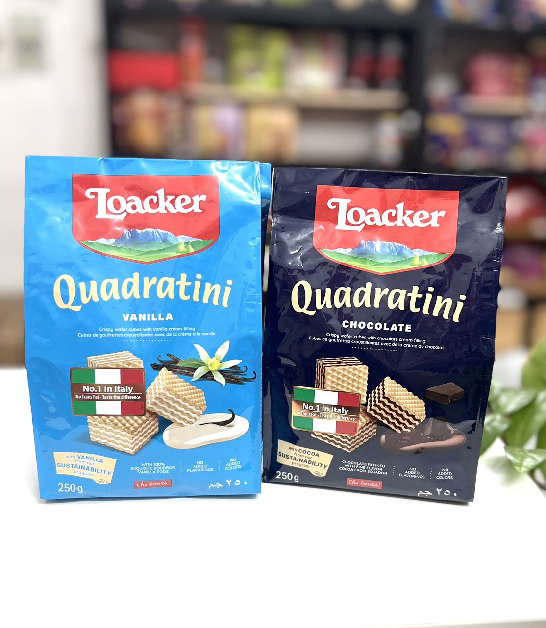 Bánh xốp nhân kem vani và socola Loacker Quadratini gói 250GR