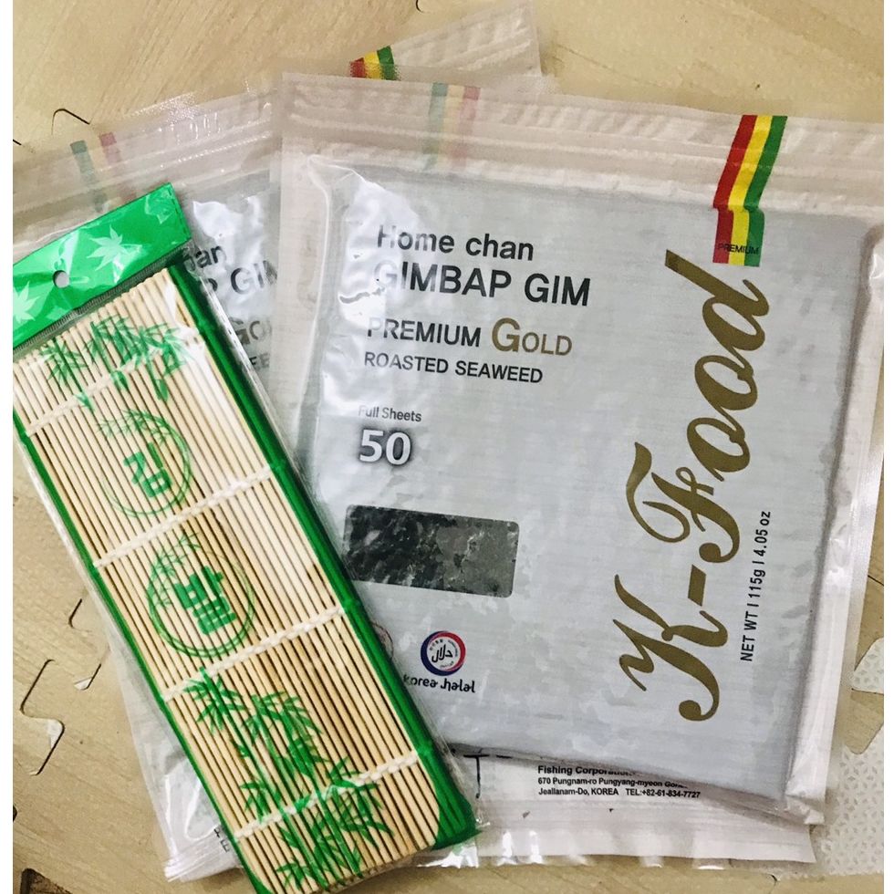 Rong biển cao cấp cuộn cơm 50 lá kèm mành tre