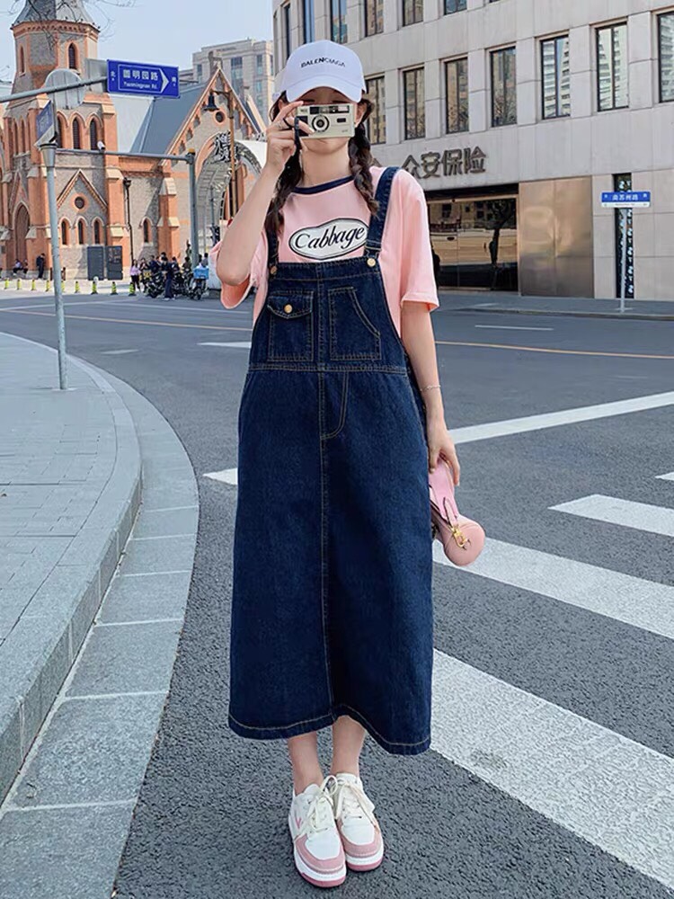 Yếm jean đầm phối túi nắp bên phải freesize - Lyn's Closet