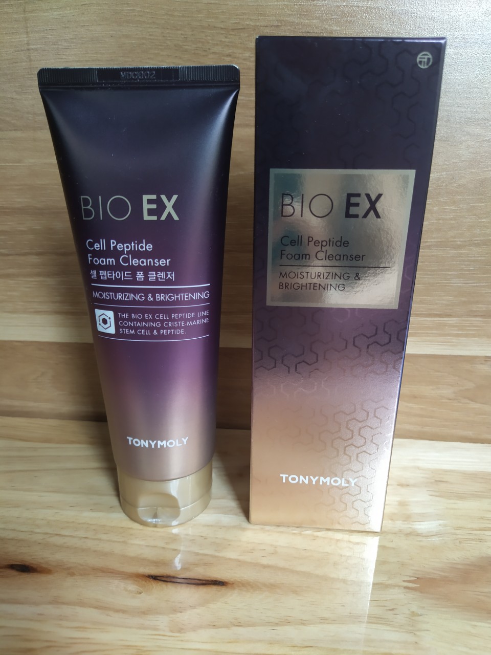 Sữa rửa mặt chống nhăn, trắng da cao cấp TonyMoly Bio EX Cell Peptide Foam Cleanser