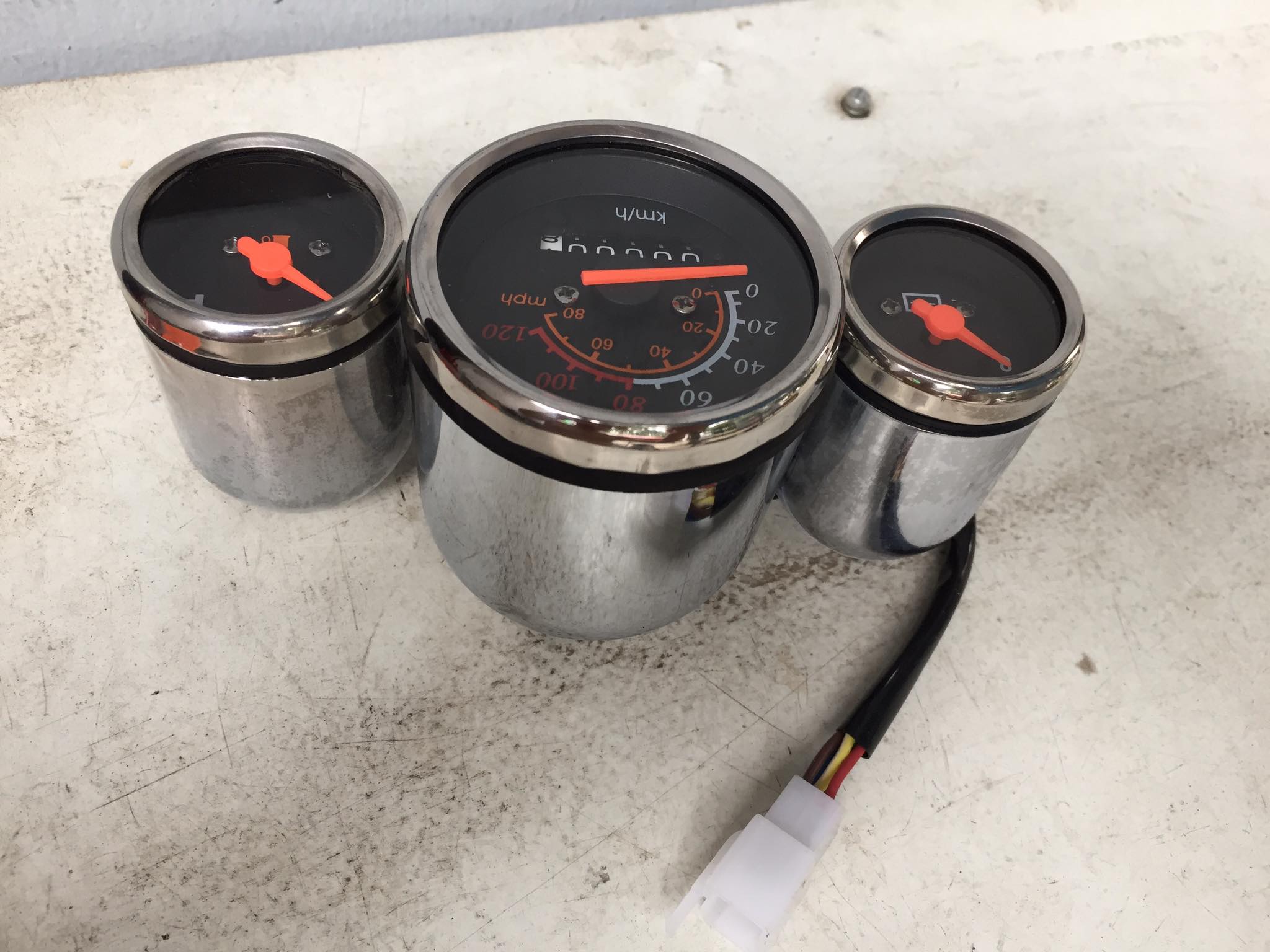 Đồng hồ 3 cục cho anh em độ chế xe - lên cafe racer...