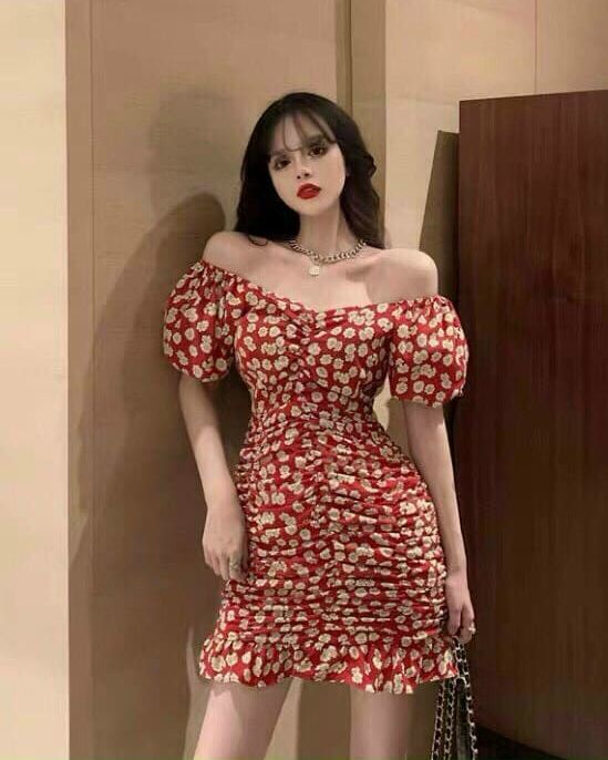 Đầm nữ trễ vai kiểu dáng họa tiết hoa đỏ chất liệu vải voan cao cấp HARI