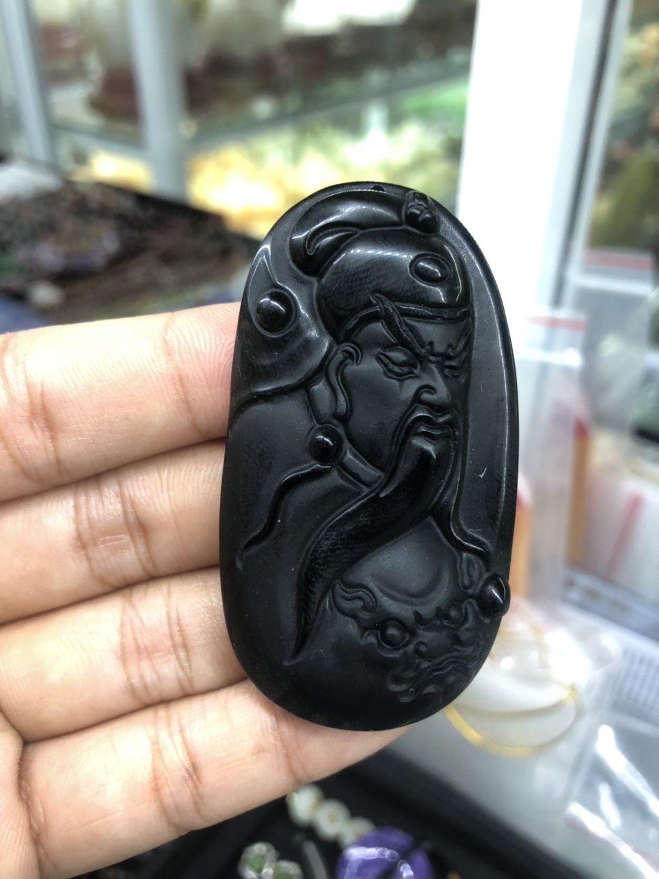 Mặt dây chuyền Quan Công phong thủy đá thạch anh đen