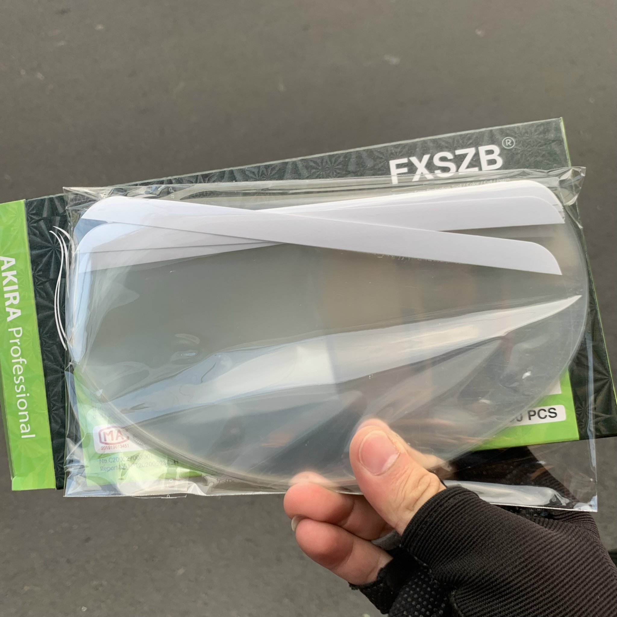 Hộp 50 Miếng Dán Trán Che Tóc Khi Cắt Mái, Nhuộm Tóc , Hóa Chất Thuốc Duỗi Tóc , Cắt Tóc , Uống Tóc , Gội Đầu , Che Miệng