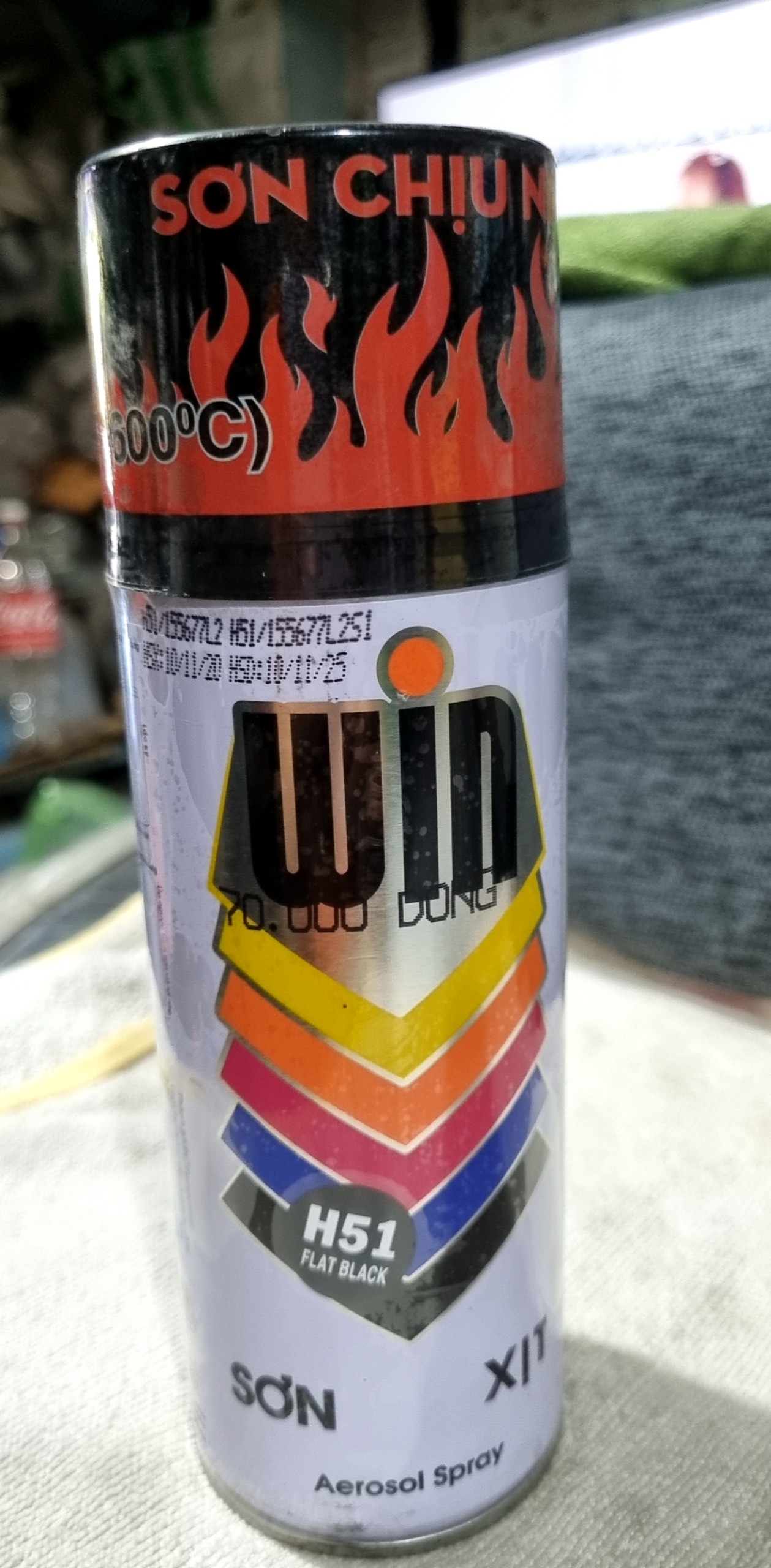 Sơn xịt chịu nhiệt màu đen H51 WIN- dùng xịt bô xe