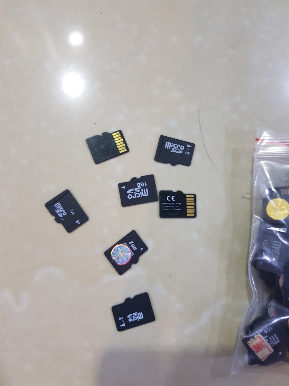 Thẻ nhớ 1G cũ giá rẻ
