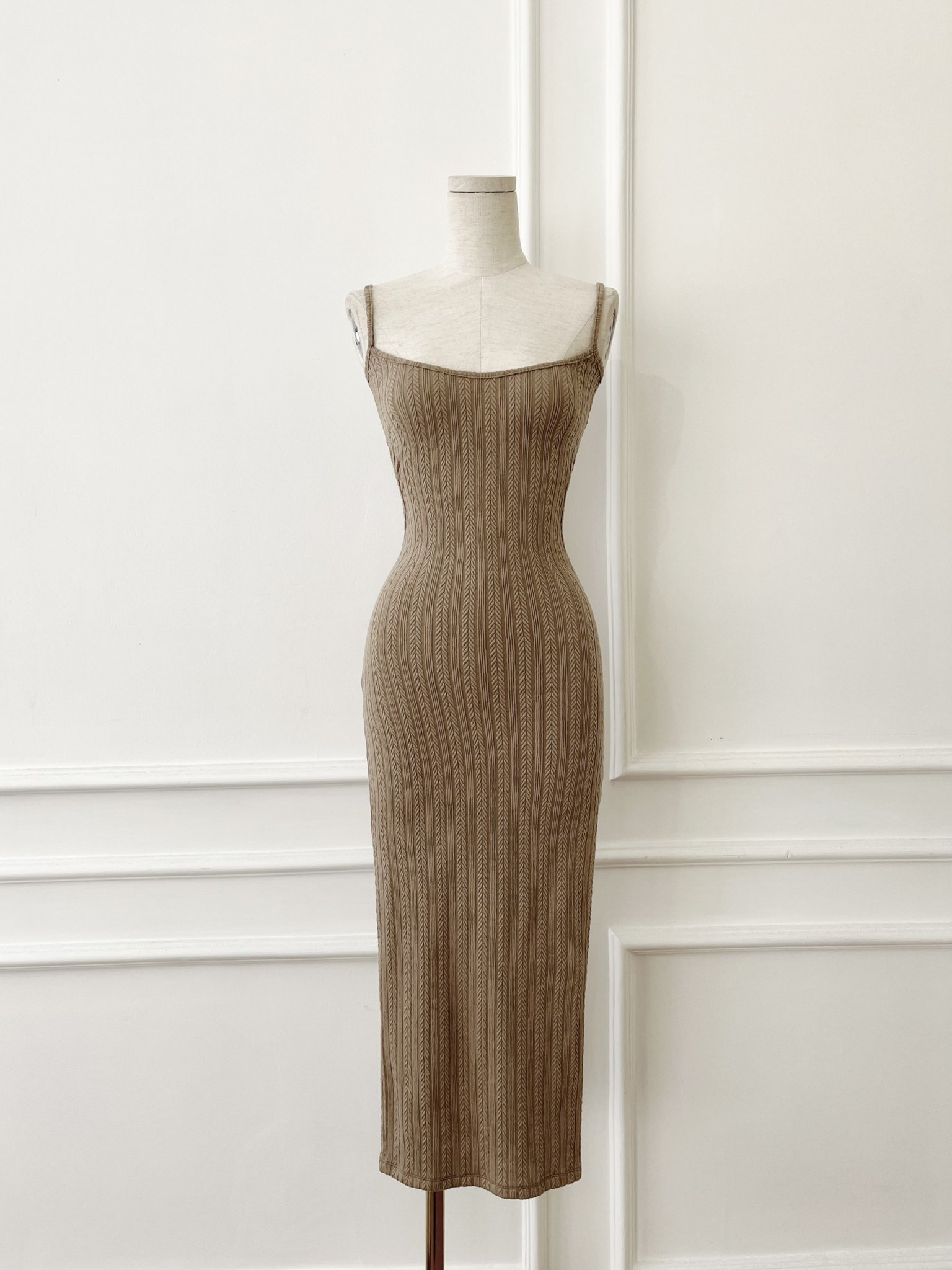 Đầm thun body 2 dây cut out eo sexy