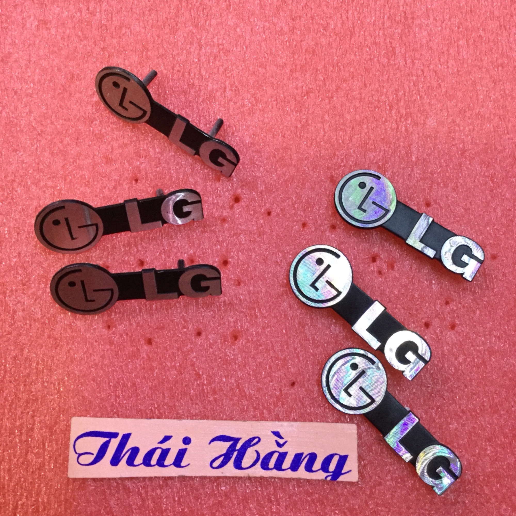Lô gô chữ LG cho tivi giá 2 đôi