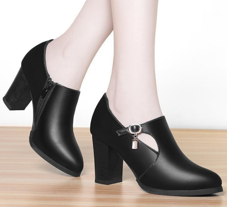 Giày boot gót vuông bán nguyệt da mềm 7f