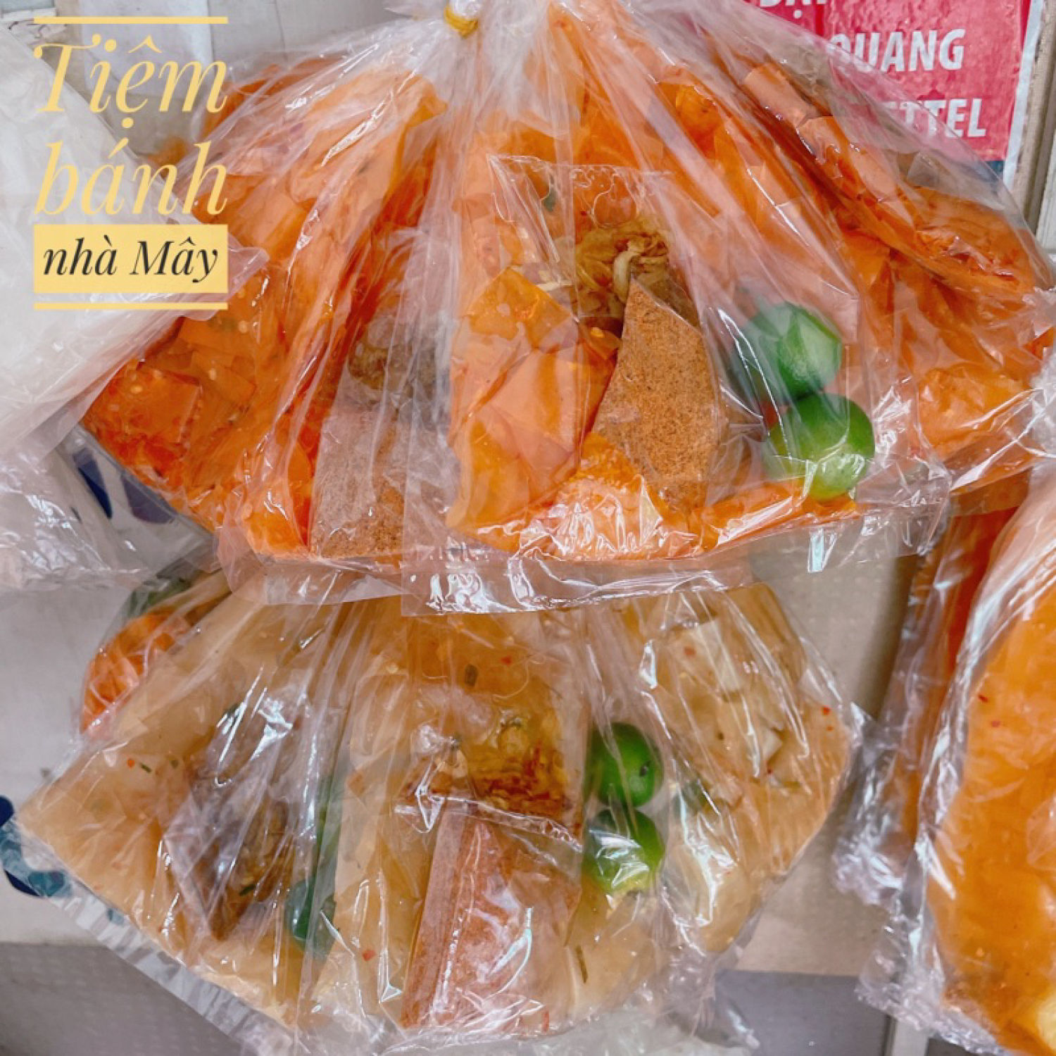 Bánh tráng dẻo ớt hành muối tép nhuyễn sate