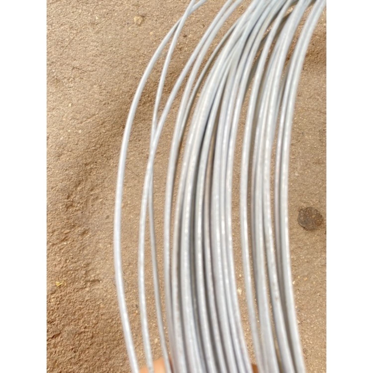 10m Dây thép 2,5 li mạ kẽm dùng để buộc hay uốn đồ ,dây mềm dẻo