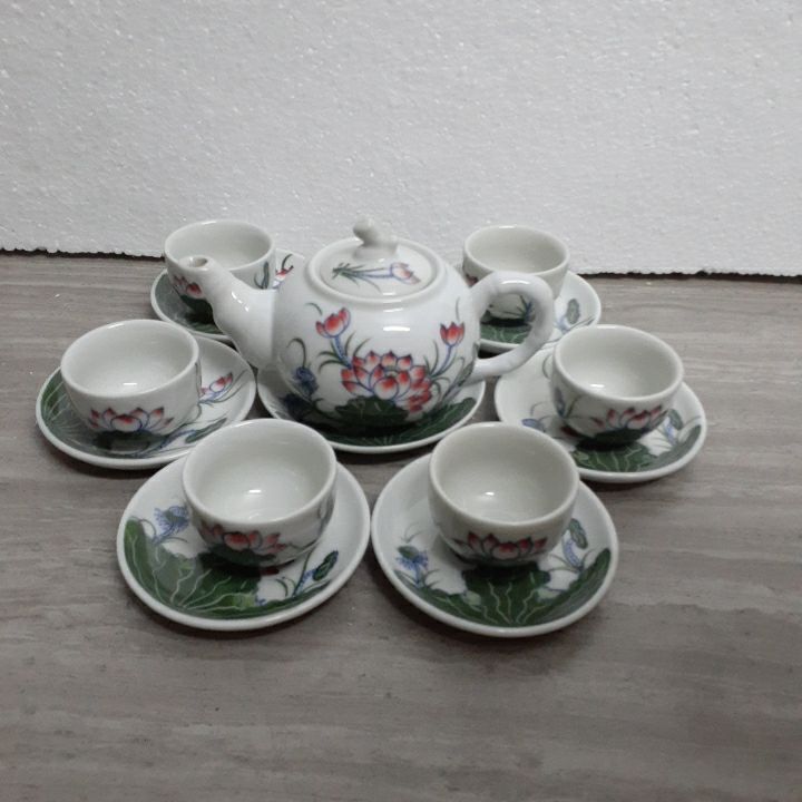 Bộ ấm chén bát tràng vẽ hoa sen