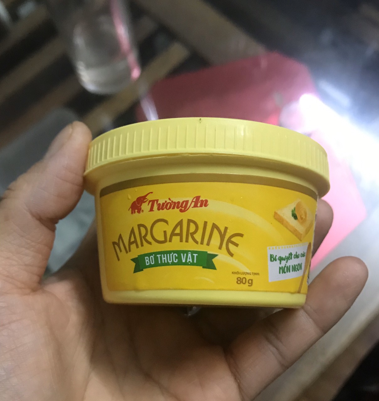 1 hộp Bơ thực vât Tường An 80gr